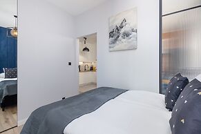 Lux Krakow Apartment by Renters Prestige
