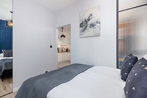 Lux Krakow Apartment by Renters Prestige