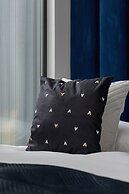 Lux Krakow Apartment by Renters Prestige