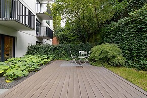 Brick House Apartment Cracow by Renters