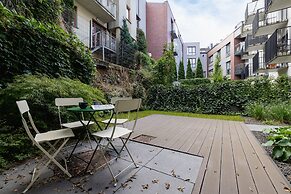 Brick House Apartment Cracow by Renters