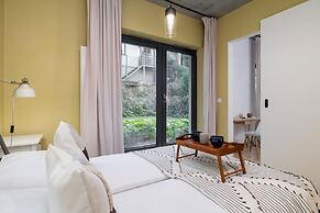 Brick House Apartment Cracow by Renters