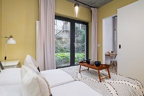 Brick House Apartment Cracow by Renters