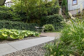 Brick House Apartment Cracow by Renters