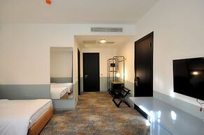 Castor & Pollux Hotel