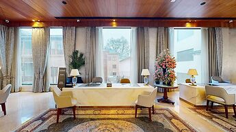 Radisson Collection Hotel & Spa, Riverfront Srinagar