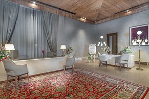 Radisson Collection Hotel & Spa, Riverfront Srinagar