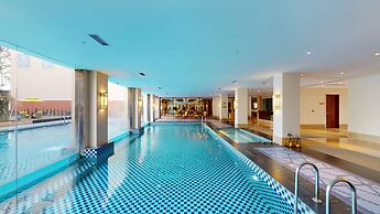 Radisson Collection Hotel & Spa, Riverfront Srinagar