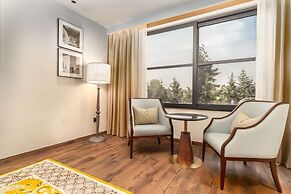 Radisson Collection Hotel & Spa, Riverfront Srinagar