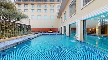 Radisson Collection Hotel & Spa, Riverfront Srinagar