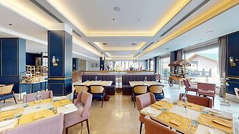 Radisson Collection Hotel & Spa, Riverfront Srinagar