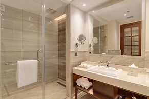 Radisson Collection Hotel & Spa, Riverfront Srinagar