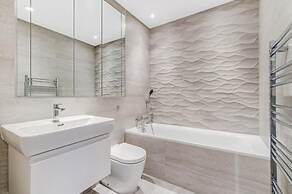 Impeccable 2 Bed 2 Bath Penthouse