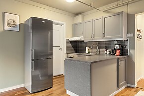 Enter Amalie Apartment Hotel