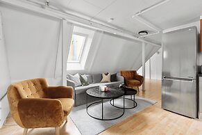 Enter Amalie Apartment Hotel