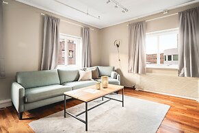 Enter Amalie Apartment Hotel