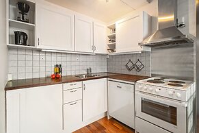 Enter Amalie Apartment Hotel