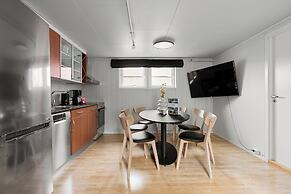 Enter Amalie Apartment Hotel