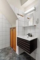 Enter Amalie Apartment Hotel