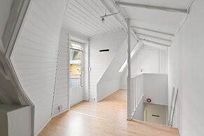 Enter Amalie Apartment Hotel