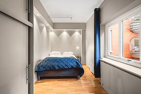 Enter Amalie Apartment Hotel