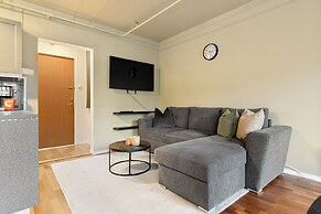 Enter Amalie Apartment Hotel