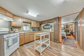 Charming Ruidoso Cabin w/ Screened-in Porch