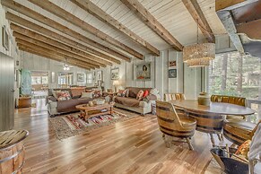 Charming Ruidoso Cabin w/ Screened-in Porch