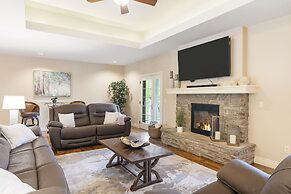 Villa at the Hills - A Grand Branson Vacation! 4 BDR Golf Resort Villa