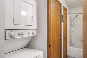 The Cozy Place - Pointe Royale Condo Perfect for Couples!