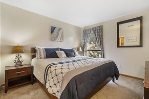 The Cozy Place - Pointe Royale Condo Perfect for Couples!
