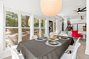 Style & Serenity - Steps Away From South Congress