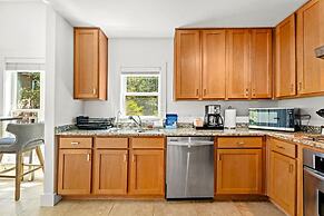 Style & Serenity - Steps Away From South Congress