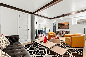 Style & Serenity - Steps Away From South Congress