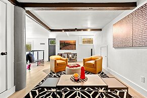 Style & Serenity - Steps Away From South Congress