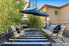 Style & Serenity - Steps Away From South Congress