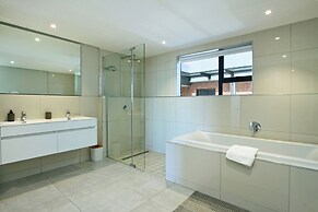 Docklands Apartments by ITC Hospitality