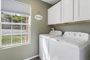 Honey Hole - 3 BDR Hilltop Haven Close to Branson Attractions!