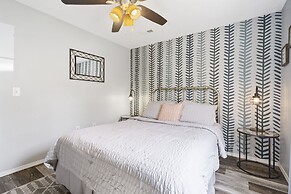 Honey Hole - 3 BDR Hilltop Haven Close to Branson Attractions!