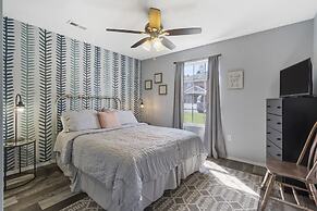 Honey Hole - 3 BDR Hilltop Haven Close to Branson Attractions!