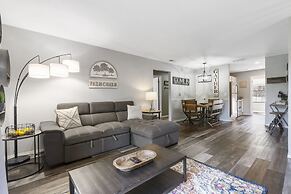 Honey Hole - 3 BDR Hilltop Haven Close to Branson Attractions!