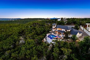 Hillside Infinity Pool Retreat