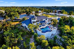 Hillside Infinity Pool Retreat