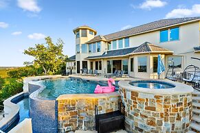 Hillside Infinity Pool Retreat