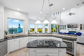 Hillside Infinity Pool Retreat