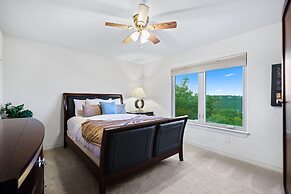 Hillside Infinity Pool Retreat