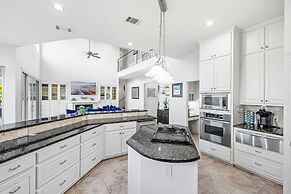 Hillside Infinity Pool Retreat