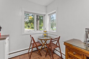 Tudor Style Apartment near MSU