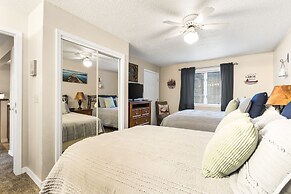 Cozy Condo at Rock Lane Resort