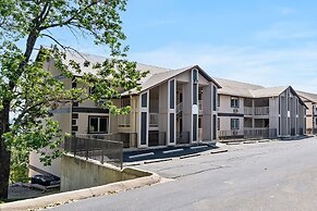 Cozy Condo at Rock Lane Resort